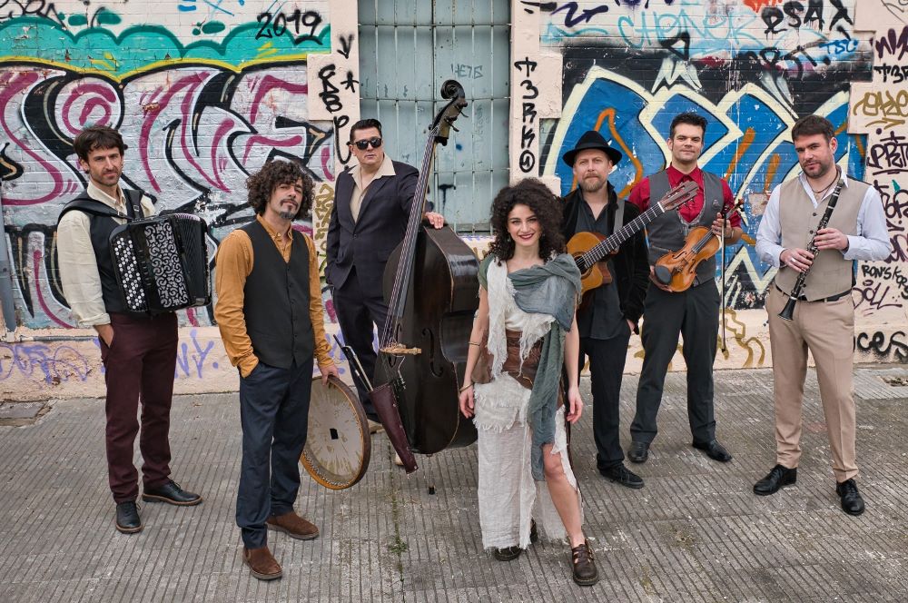 Barcelona Gipsy balKan Orchestra 