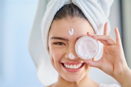 Kradljivci ljepote: 6 beauty navika kojih se moraš osloboditi do 40. godine