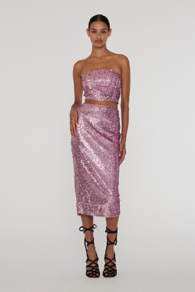 rotate_pre_spring_2418795-683x1024