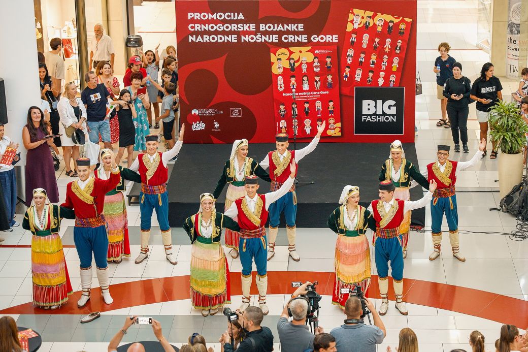 2025 09 08 Promocija - Crnogorska bojanka_Narodne nosnje Crne Gore WebRes 08