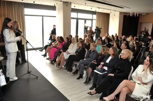 ODRŽAN WOMEN UP SUMMIT U PODGORICI