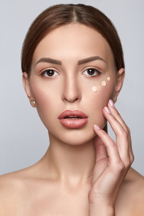 Korektor ili puder prvo? Vječna dilema ljepote — i šta zaista kažu profesionalci