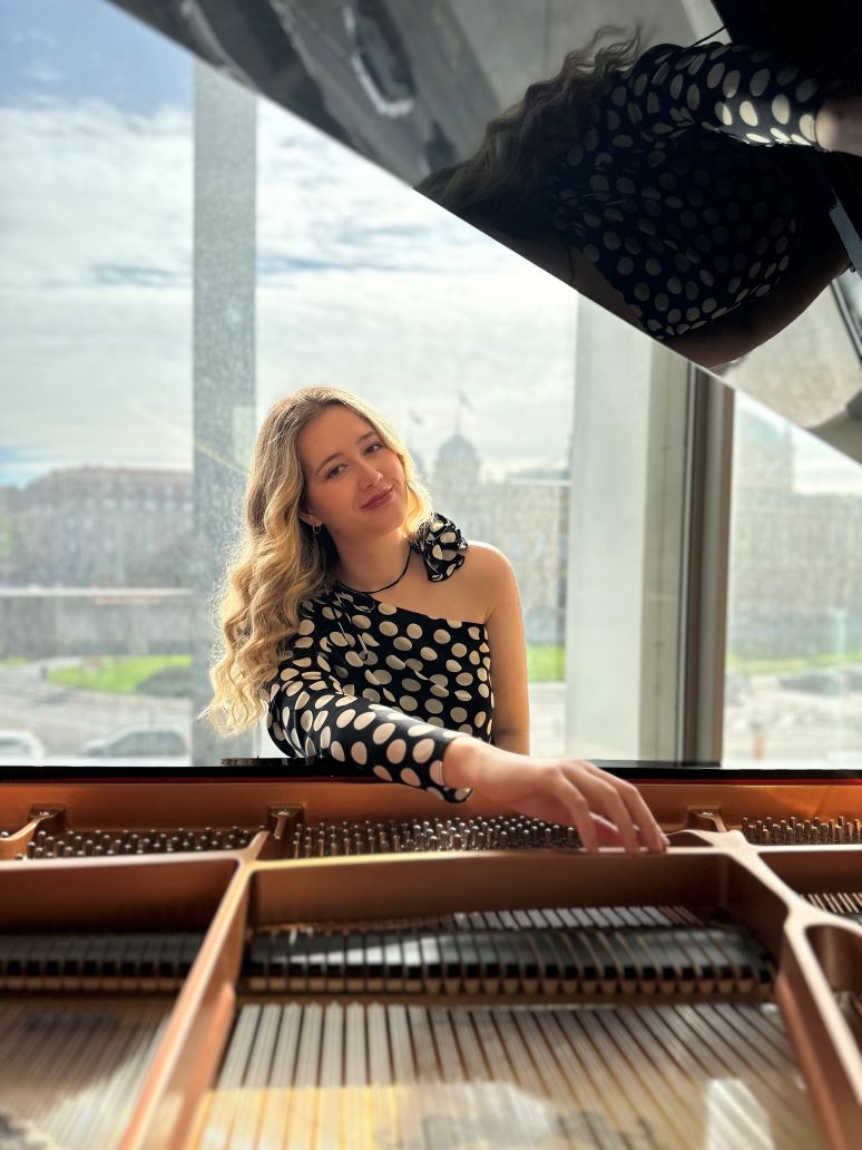 IVA PAVLOVIĆ, KLAVIR