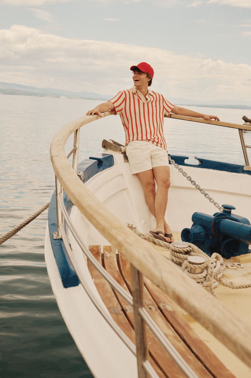 Tommy Hilfiger kačket; Tommy Hilfiger bluza kratkih rukava; Tommy Hilfiger kupaći šorc; Tommy Hilfiger japanke