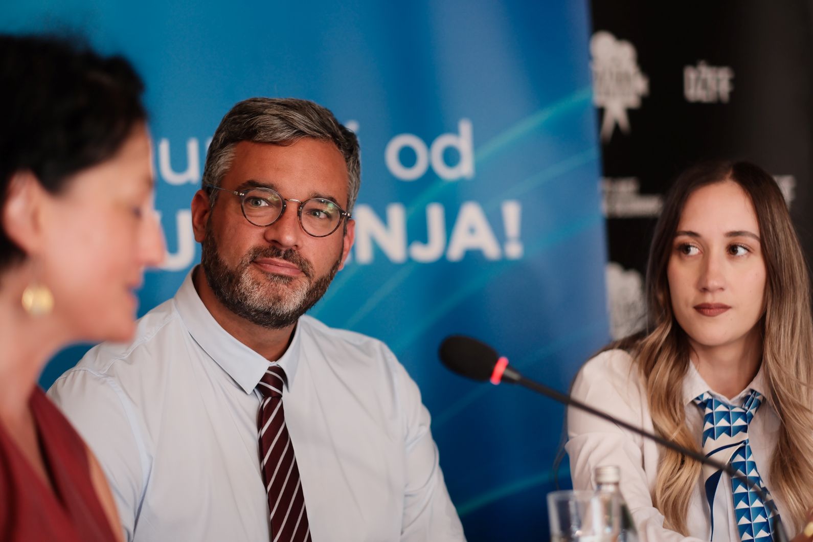 Jonathan Cordier FRANCUSKA AMBASADA I INSTITUT